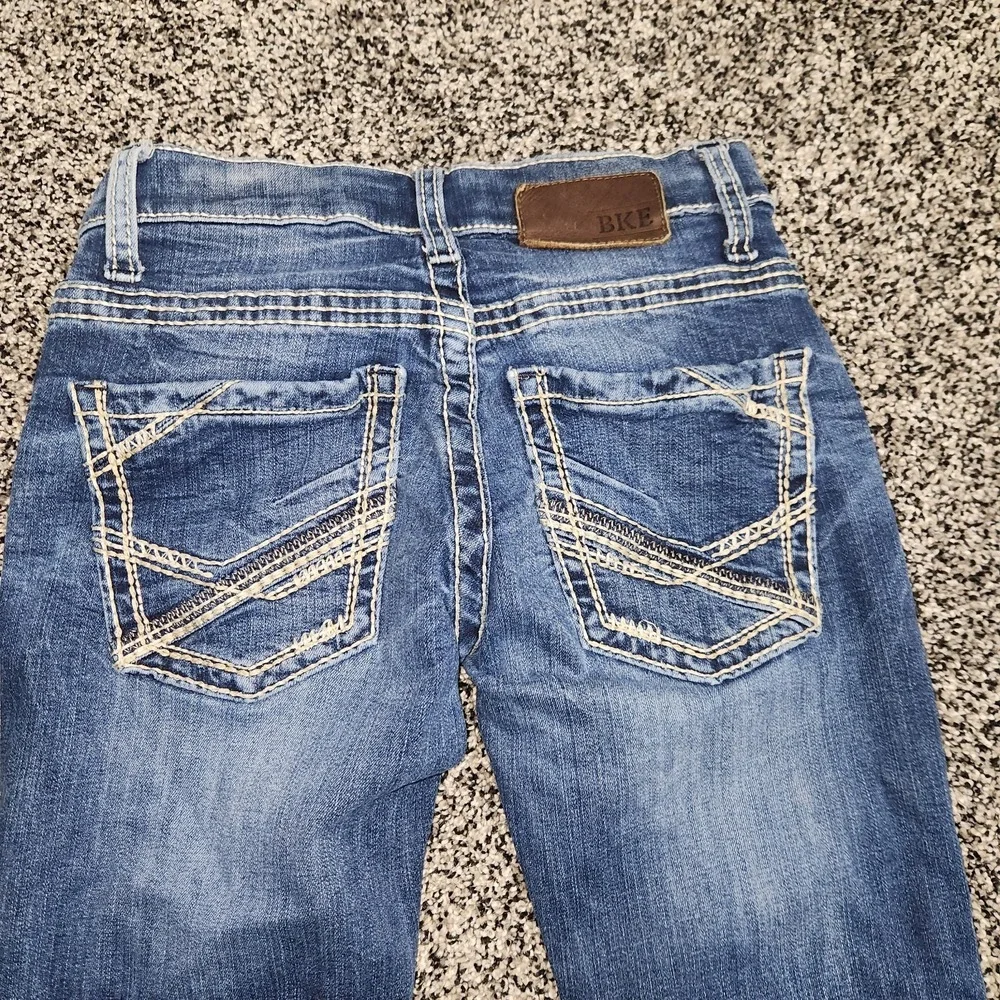 Bke Aiden Boys Jeans Size 26 R, Stretch Darkwash Thick Stitch 30